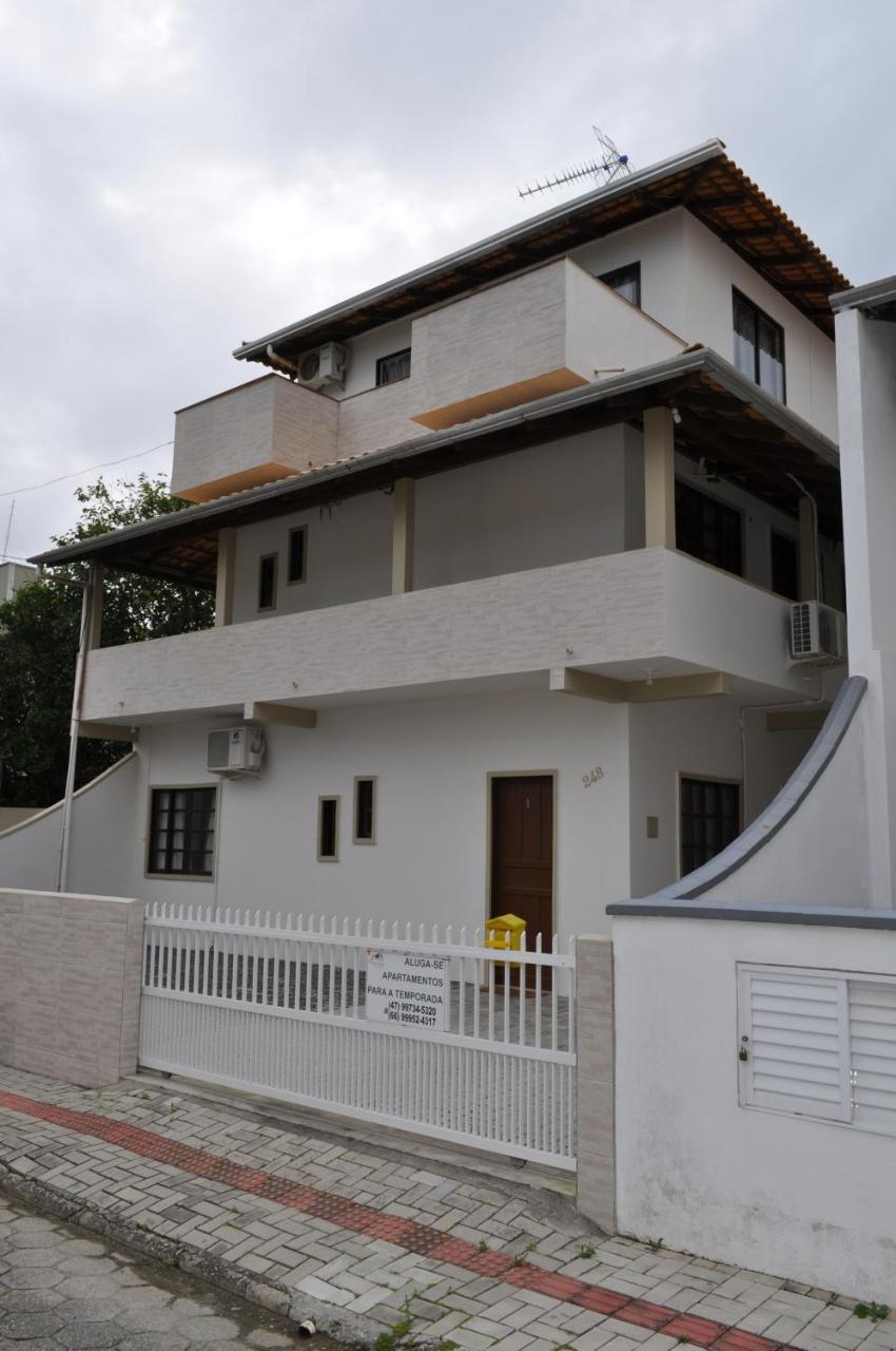 Apartamentos Bombinhas - 140 Metros Da Praia Exterior foto